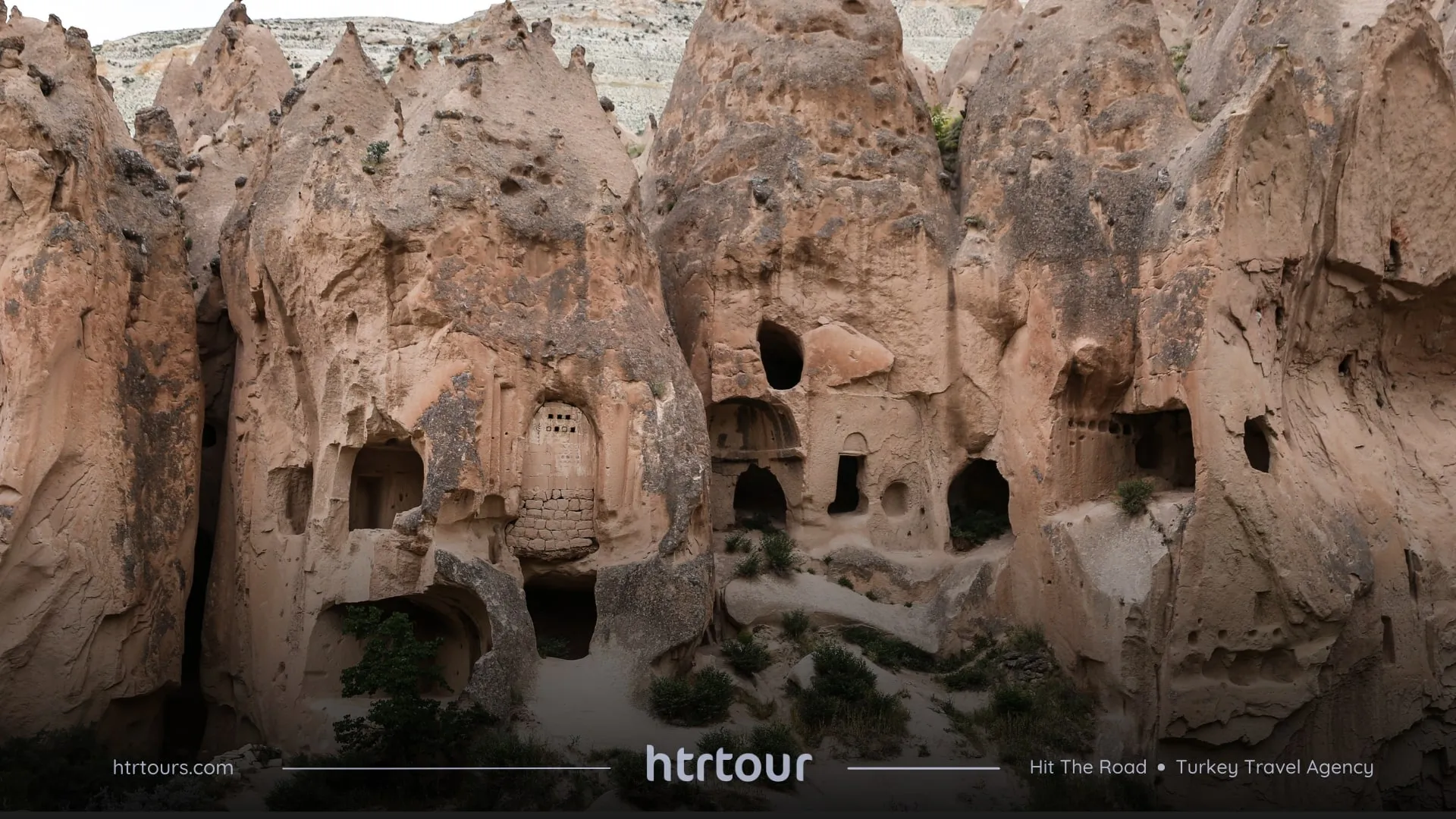 Paquete de viaje de 2 noches / 3 días: Red Tour + Boutique Cave Hotel Stay